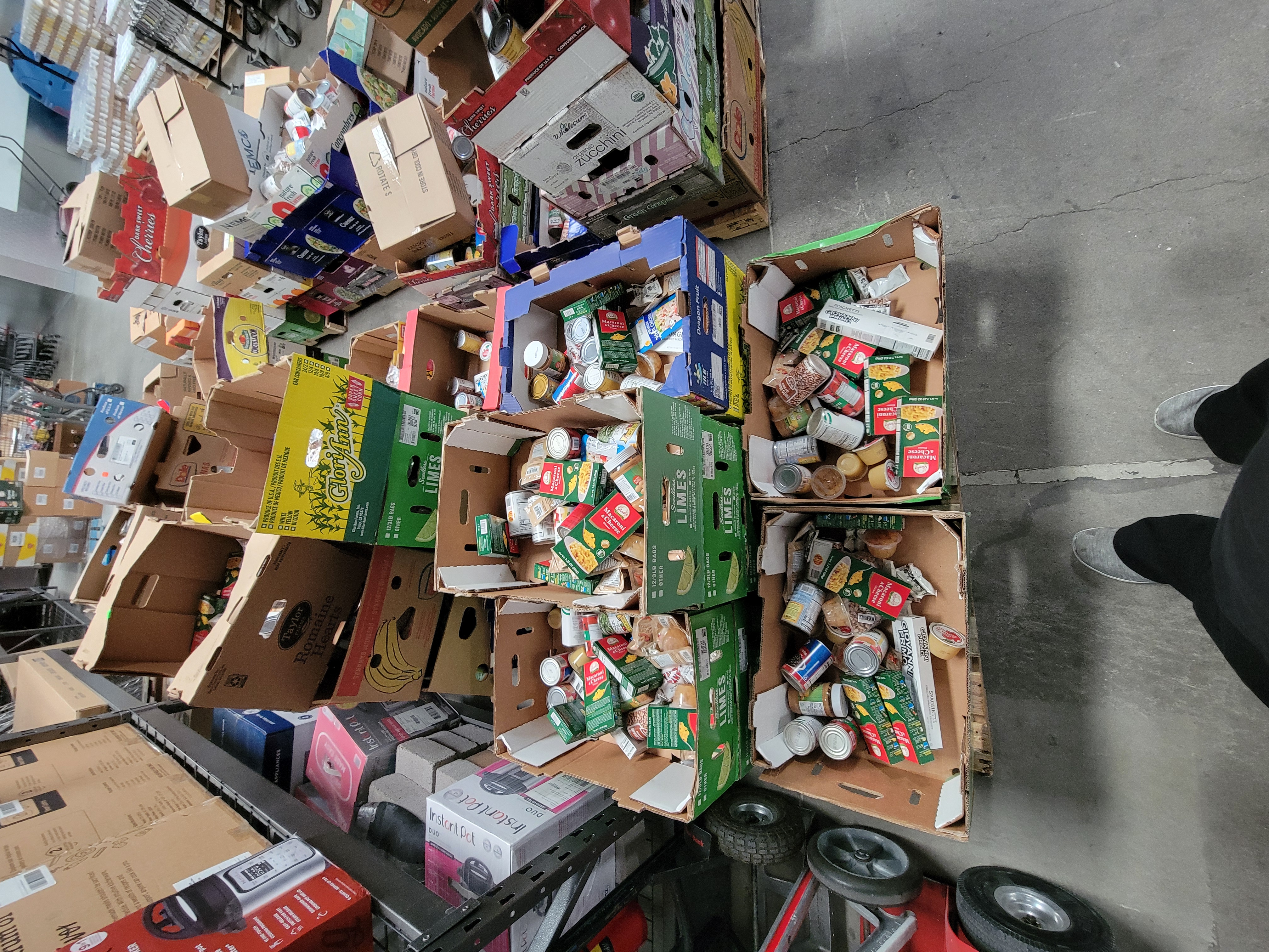 Car radio screen plays Brave Eyes by Ai Orikasa.